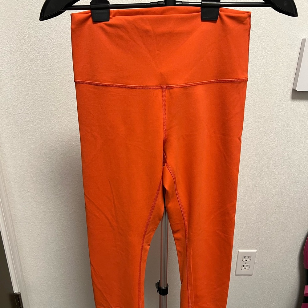 No signs of wear. Lululemon Wunder Train HR Tight 25". Size 8.